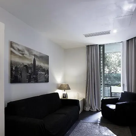 Borghese Flat With Terrace Lägenhet